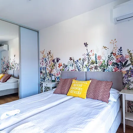 Grand - Waterlane Island