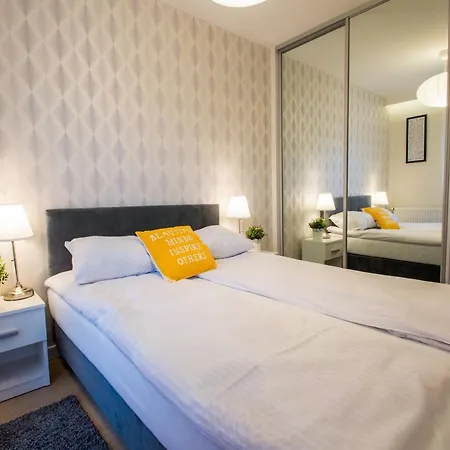 Grand - Waterlane Island Danzica