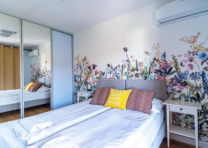 Grand - Waterlane Island